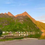 Rural Life On The Rough Coastline Of Senja Nyaraló