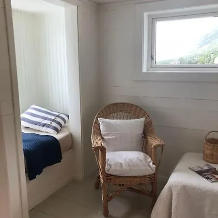 Rural Life On The Rough Coastline Of Senja Casa vacanze *