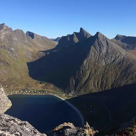 Rural Life On The Rough Coastline Of Senja Casa vacanze *