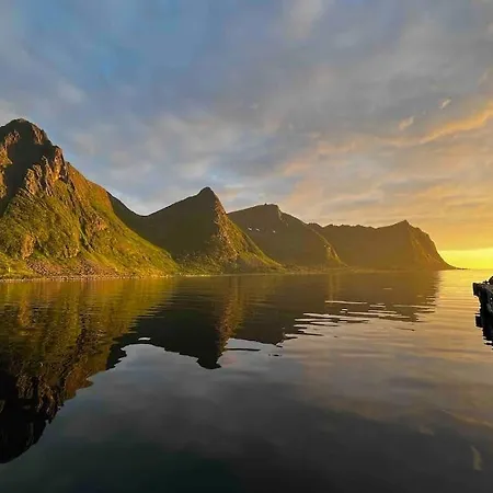 Tatil Evi Rural Life On The Rough Coastline Of Senja *