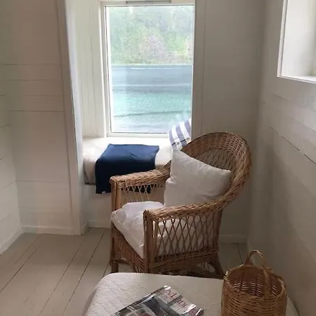 Rural Life On The Rough Coastline Of Senja Casa vacanze