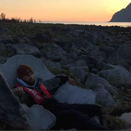 Rural Life On The Rough Coastline Of Senja Tatil Evi Skaland
