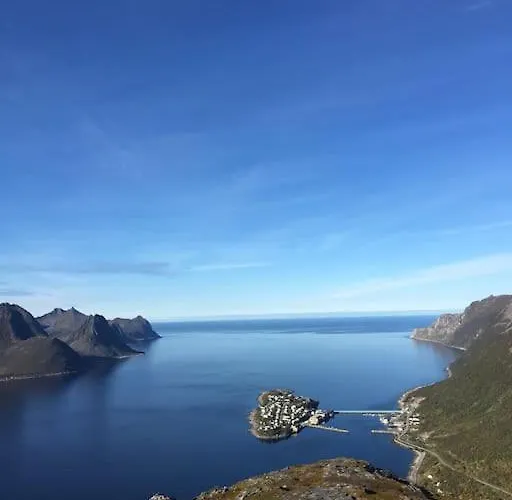 Rural Life On The Rough Coastline Of Senja Ferienhaus *