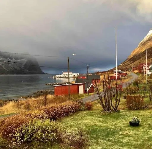 Ferienhaus Rural Life On The Rough Coastline Of Senja Skaland
