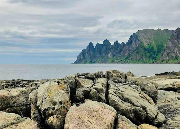 Rural Life On The Rough Coastline Of Senja Ferienhaus Skaland
