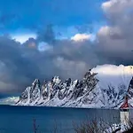 Rural Life On The Rough Coastline Of Senja Ferienhaus Skaland