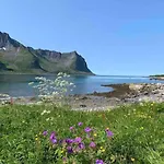 Rural Life On The Rough Coastline Of Senja Ferienhaus Skaland