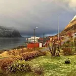 Ferienhaus Rural Life On The Rough Coastline Of Senja Skaland